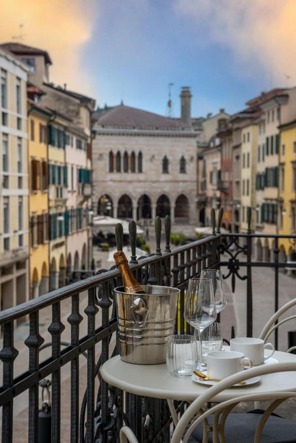 Mercatovecchio Luxury Apartments Udine Esterno foto